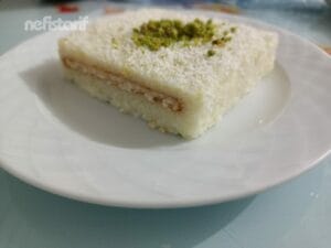 Ortası Bisküvili Sütlü İrmik Tatlısı Tarifi