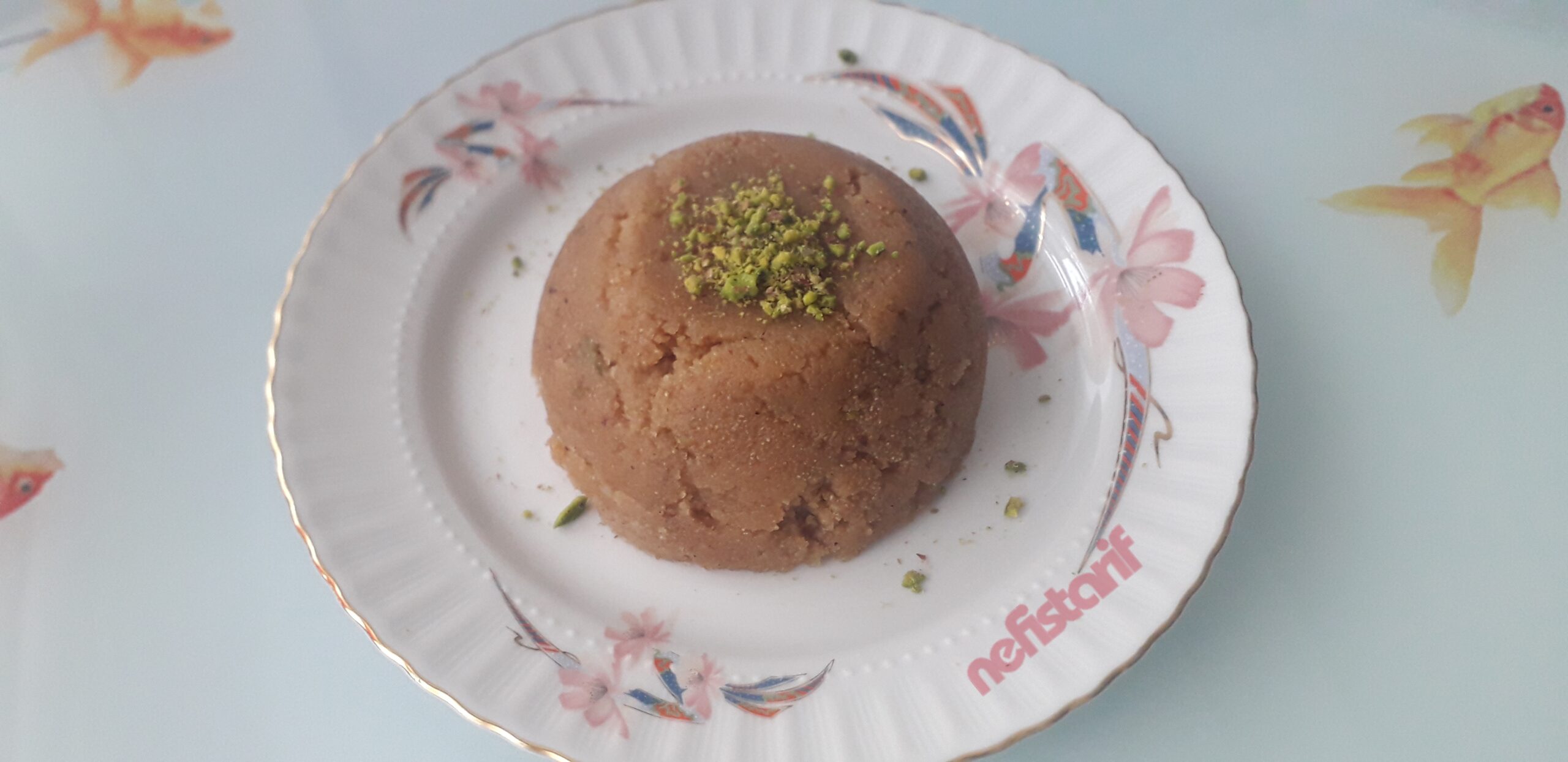 Nefis Fıstıklı İrmik Helvası Tarifi