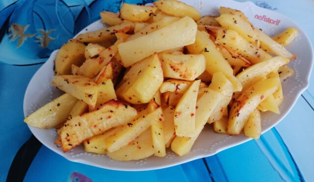 Fırında Yoğurtlu Patates Tarifi
